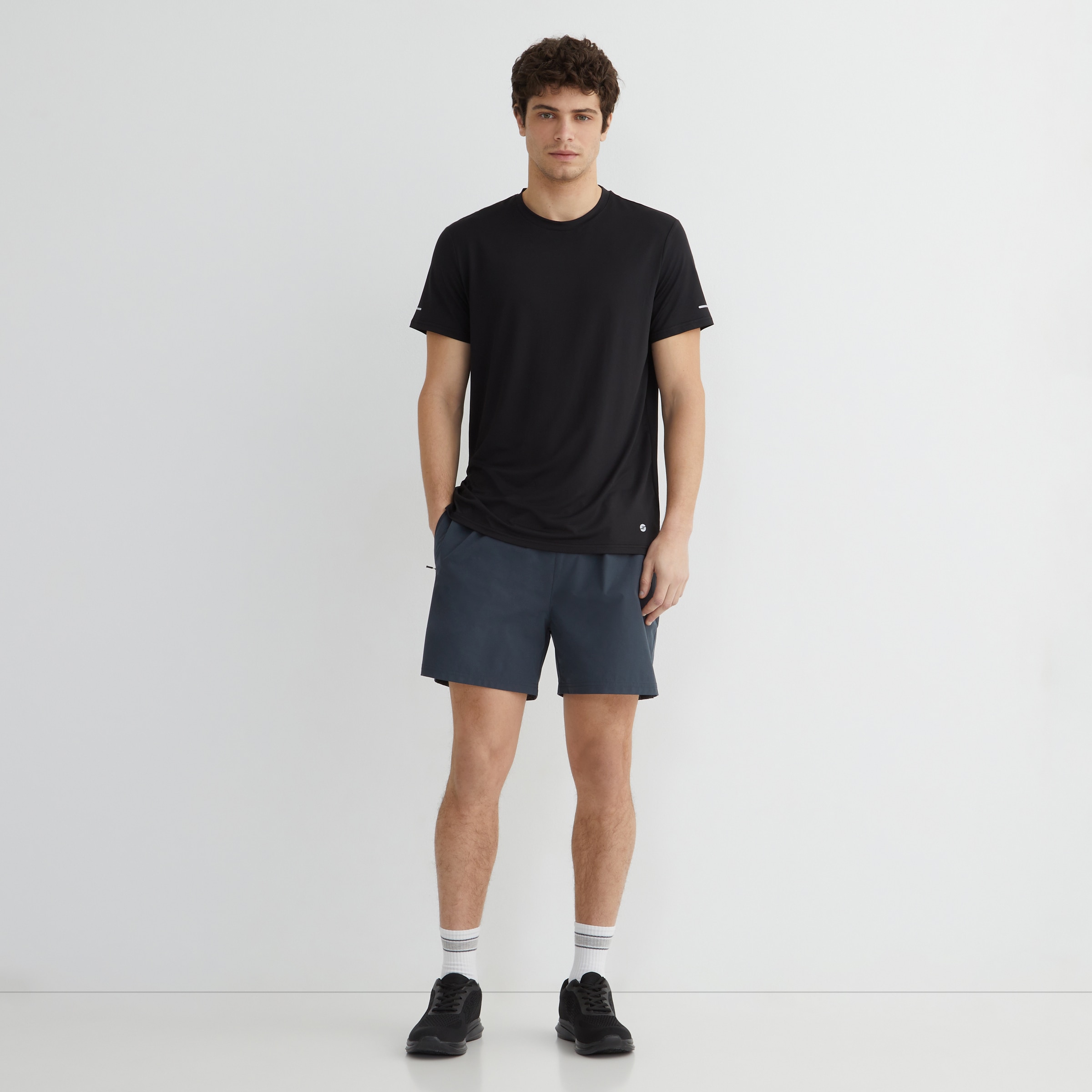 Camiseta técnica manga corta hombre Negro-2