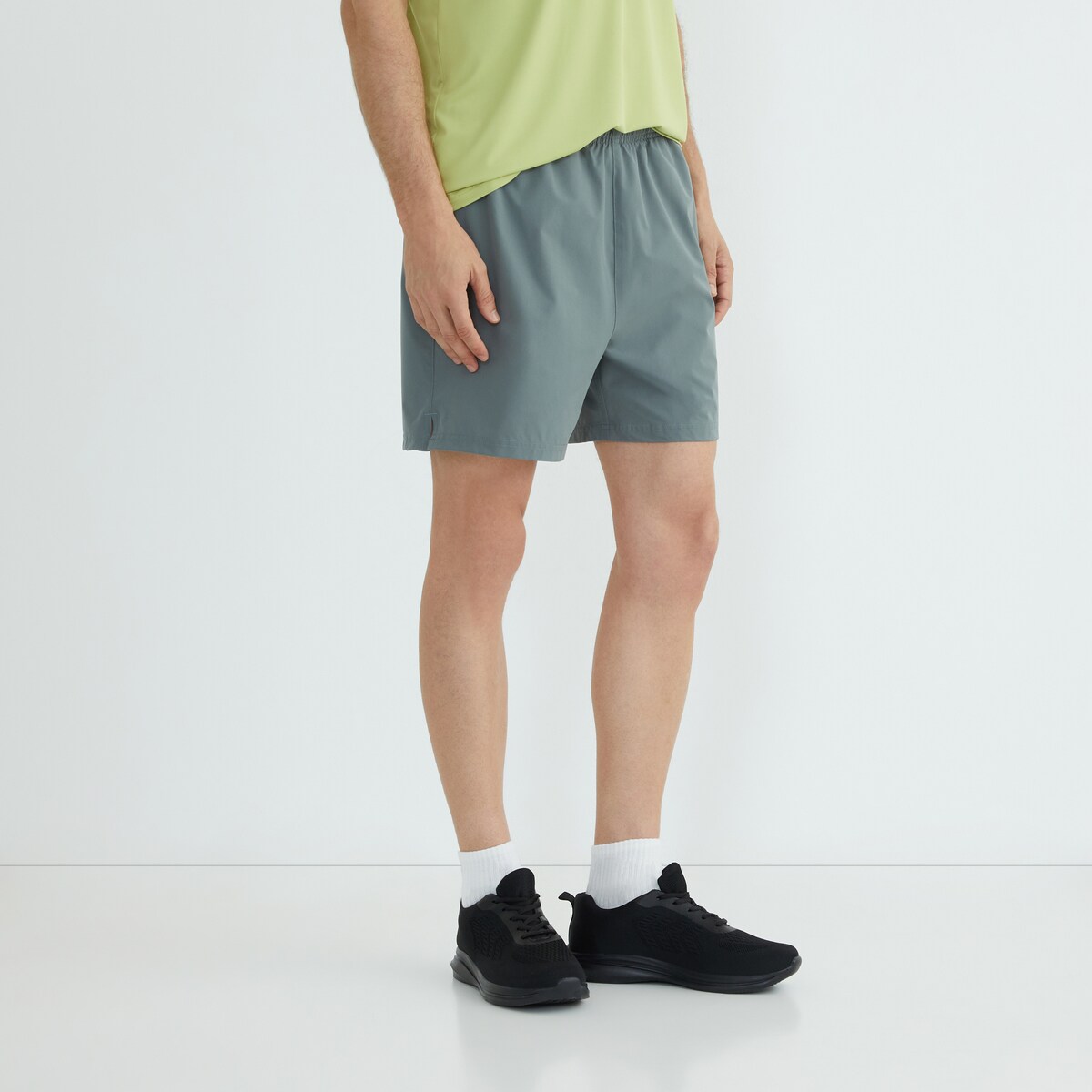 Pantalón Corto Básico Hombre Verde-2