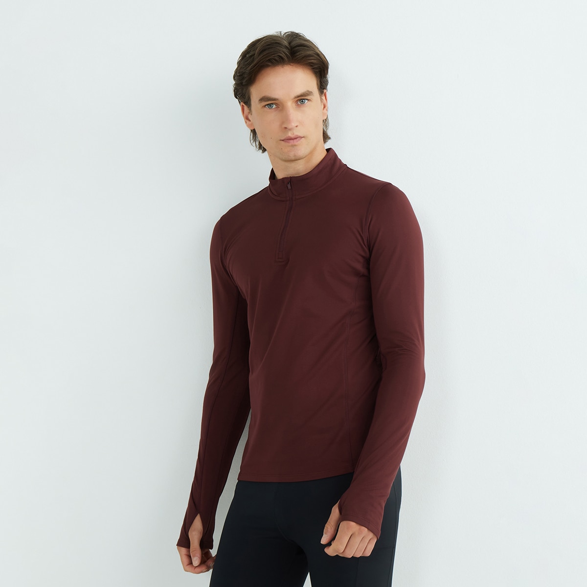 Imagen 0 de Camiseta térmica con media cremallera de hombre