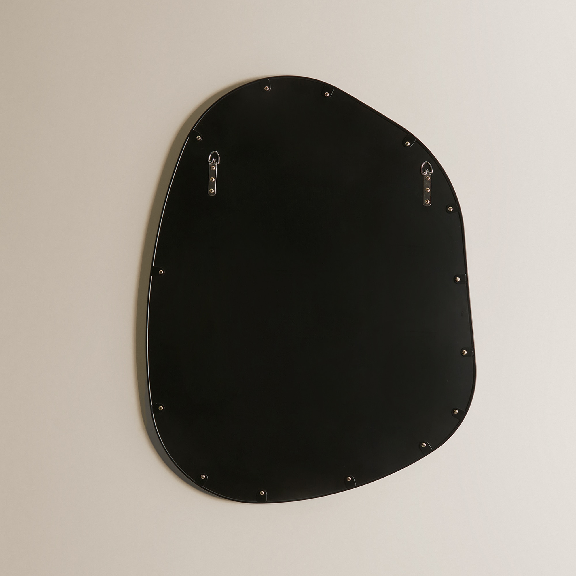 Espelho de Parede Irregular com Moldura de Aço Adele Room Preto-4