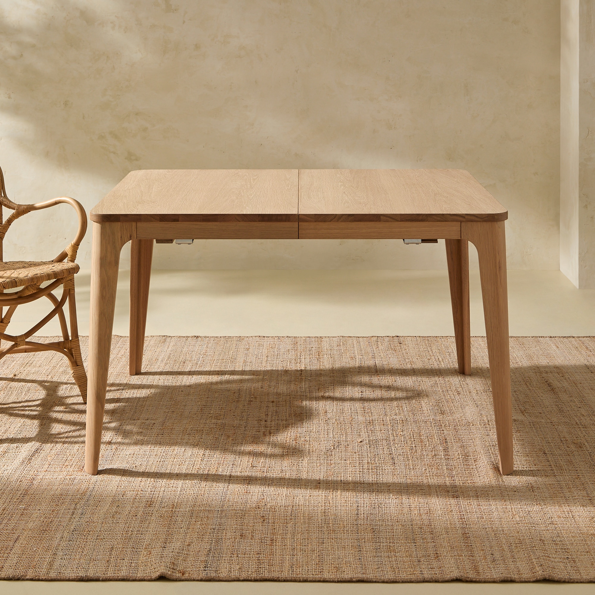 Imagem 0 de Mesa Extensível de Madeira de Carvalho Babylon