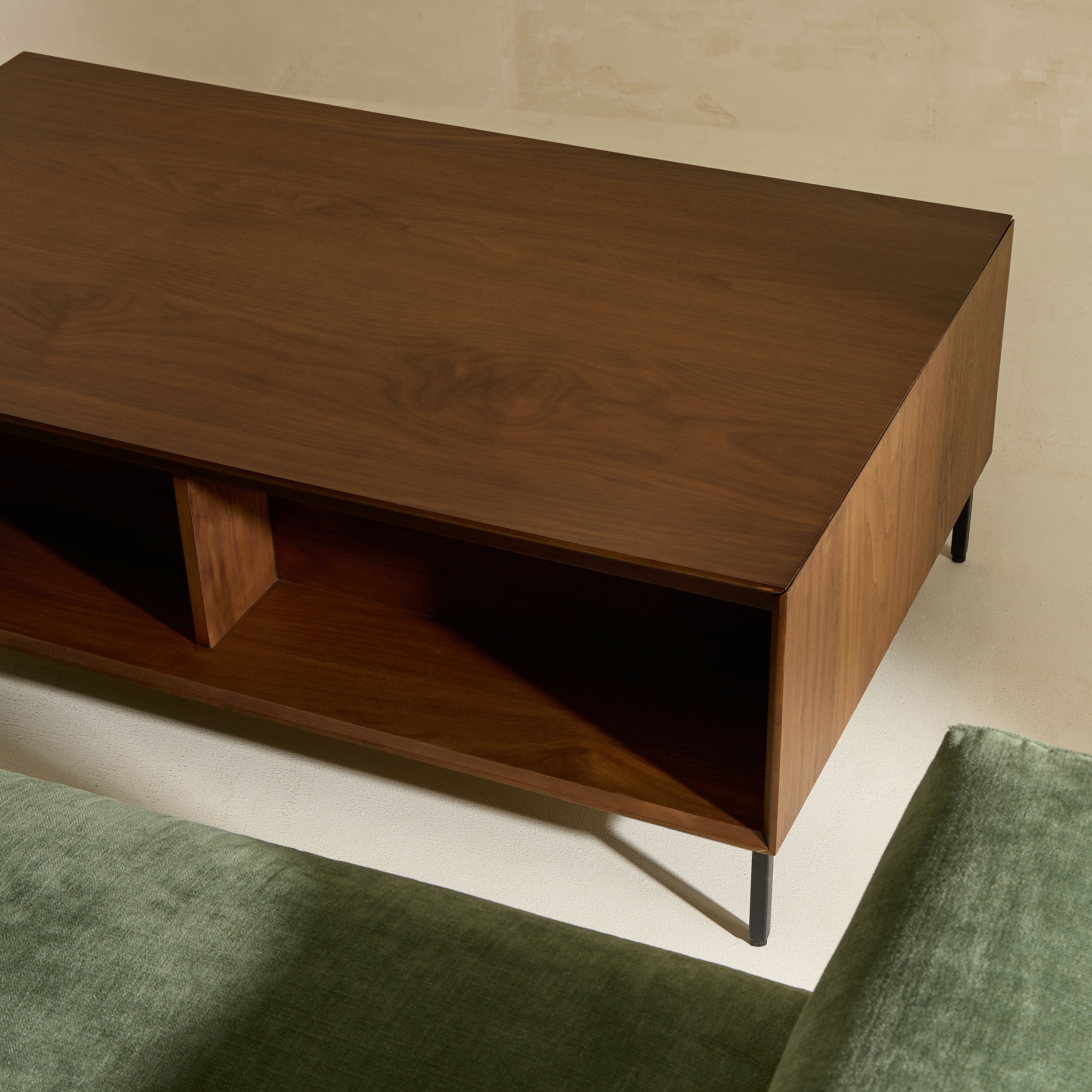 Imagem 0 de Mesa de Centro de Nogueira com Tampa Elevável Murray