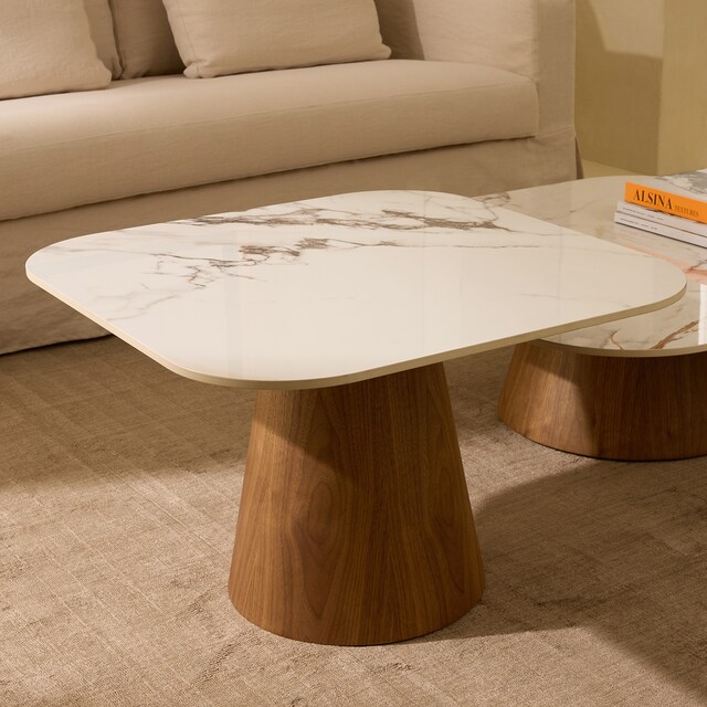 Imagen 0 de Mesa de centro alta de madera de nogal Adami