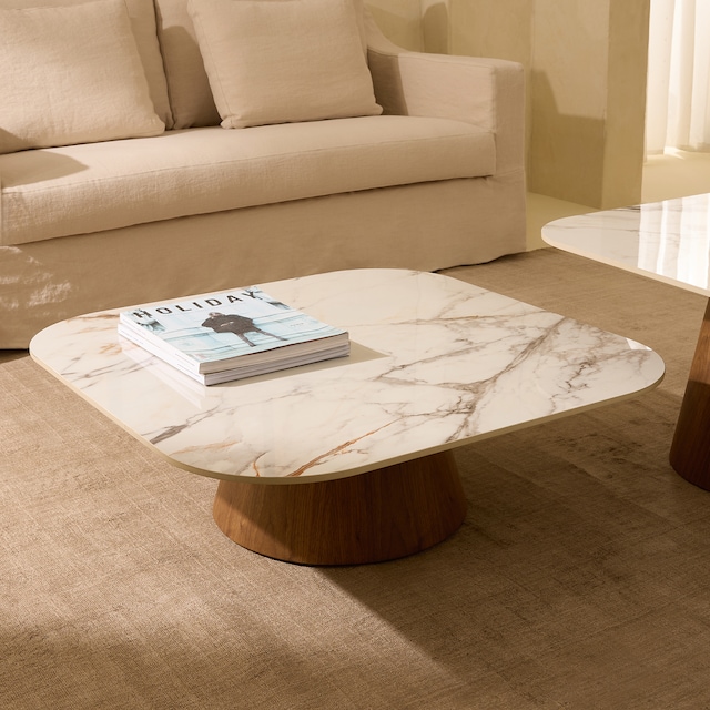 Imagen 0 de Mesa de centro baja de madera de nogal Adami