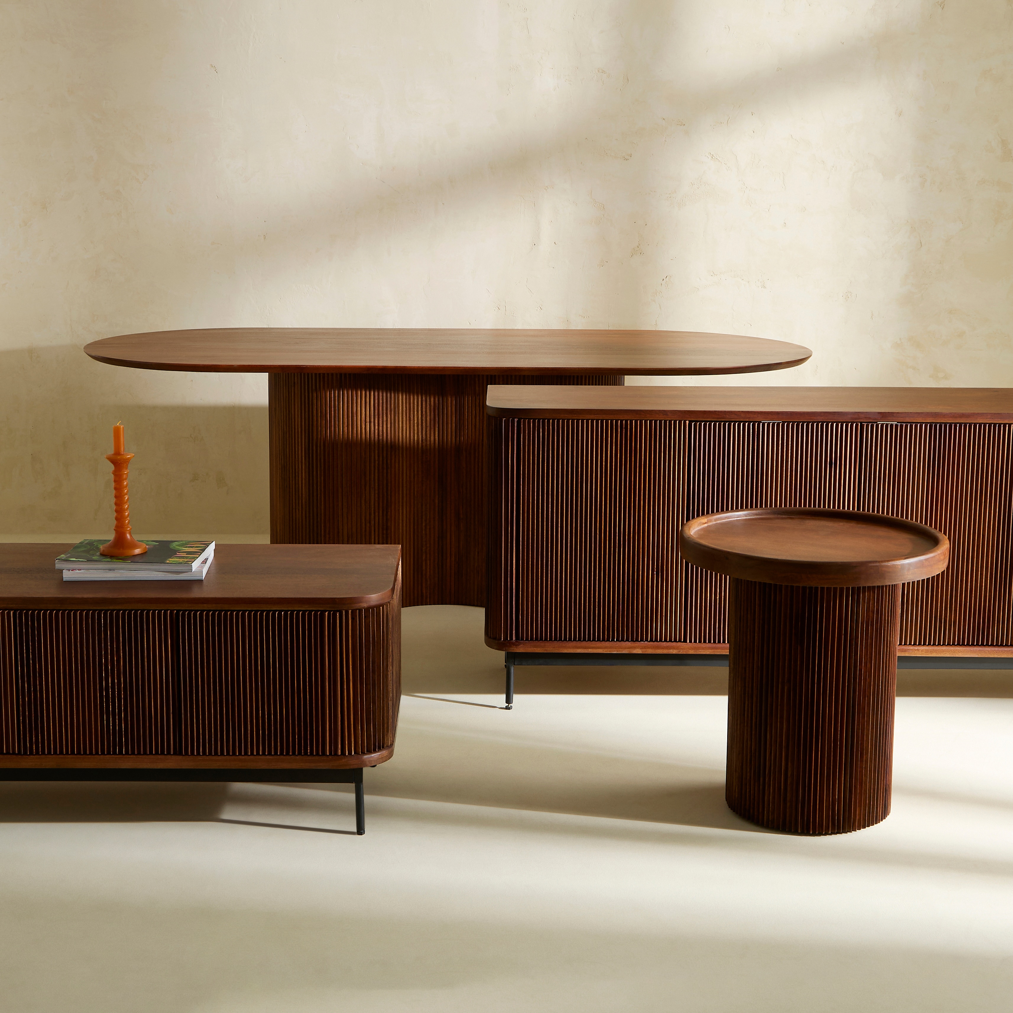 Mesa Auxiliar de Madeira de Mangueira Curve Castanho-9