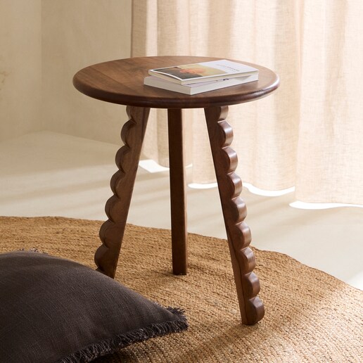 Mesa auxiliar pequeña de madera de mango Mila