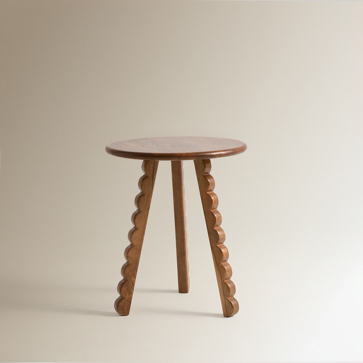 Mesa Auxiliar Pequena de Madeira de Mangueira Mila Natural-2