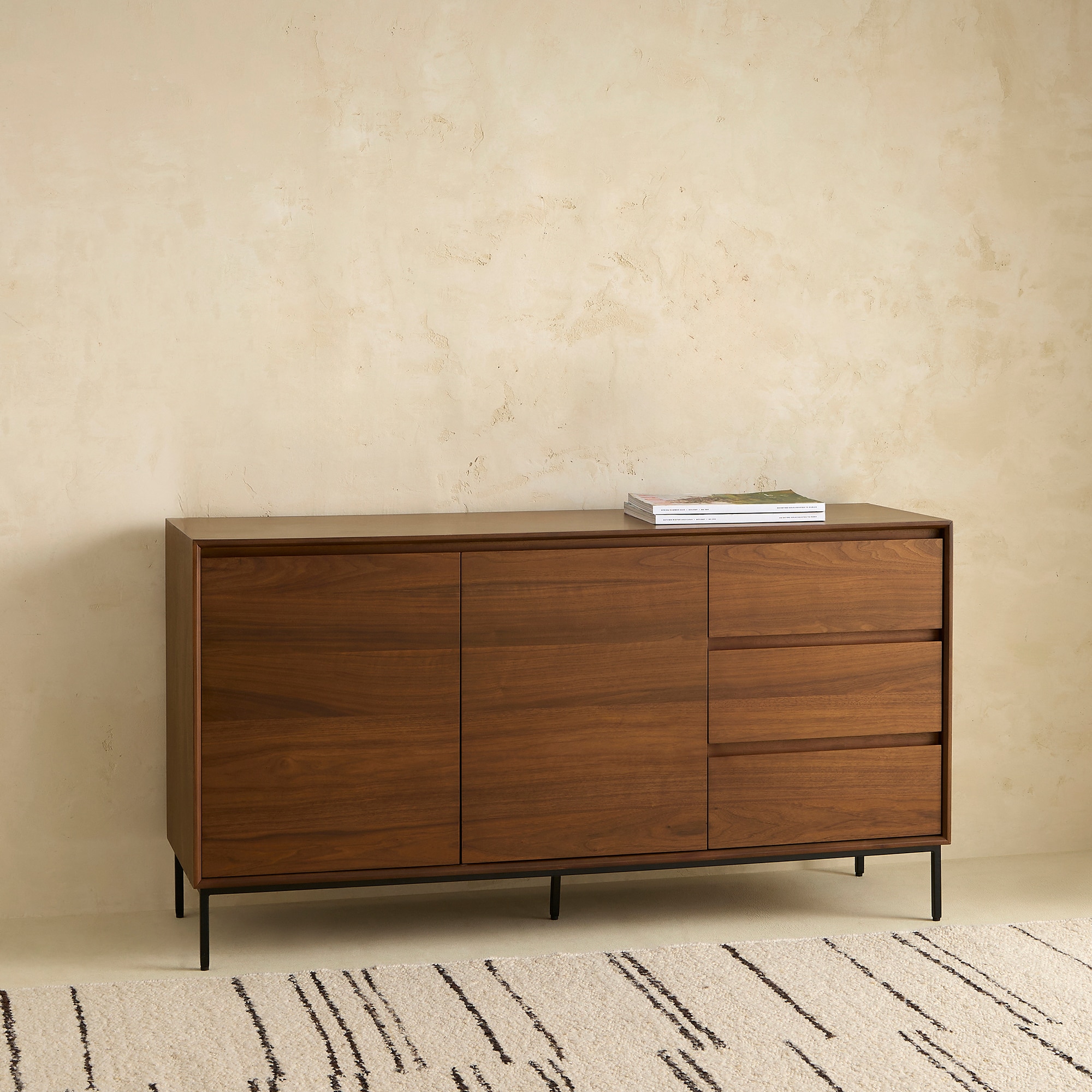 Imagem 0 de Aparador de Nogueira Murray