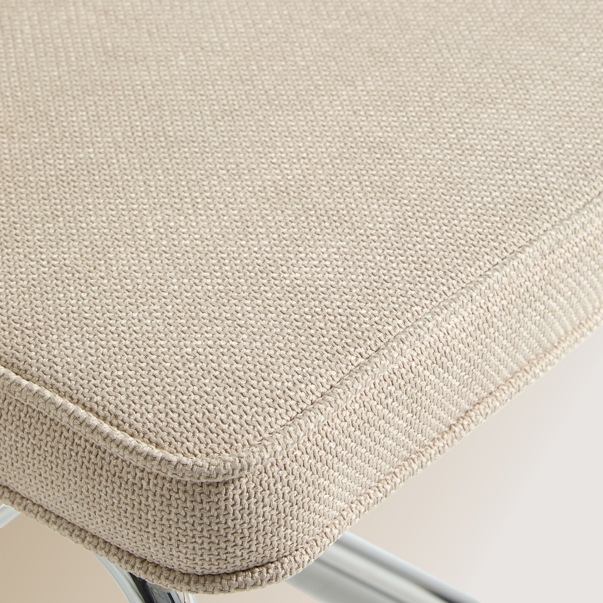 Cadeira Estofada com Pés Metálicos Ruperta Bege-6