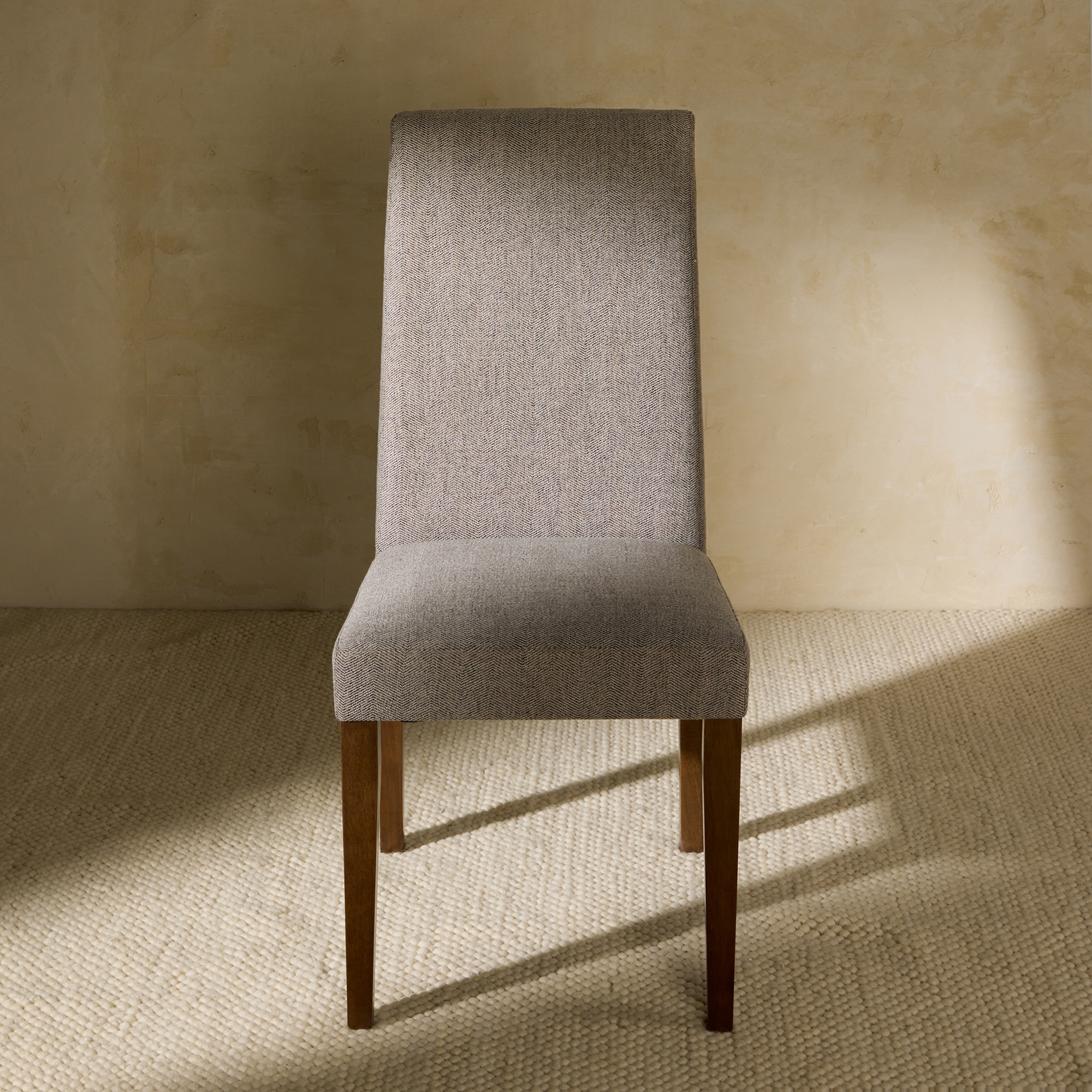 Cadeira Estofada em Linho Zen Castanho-1