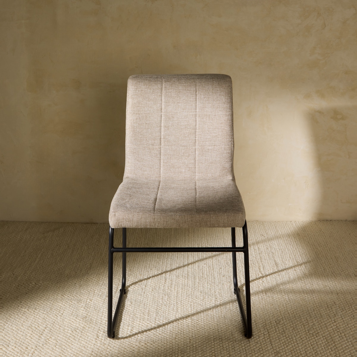 Imagen 1 de Silla tapizada Dakota Beige