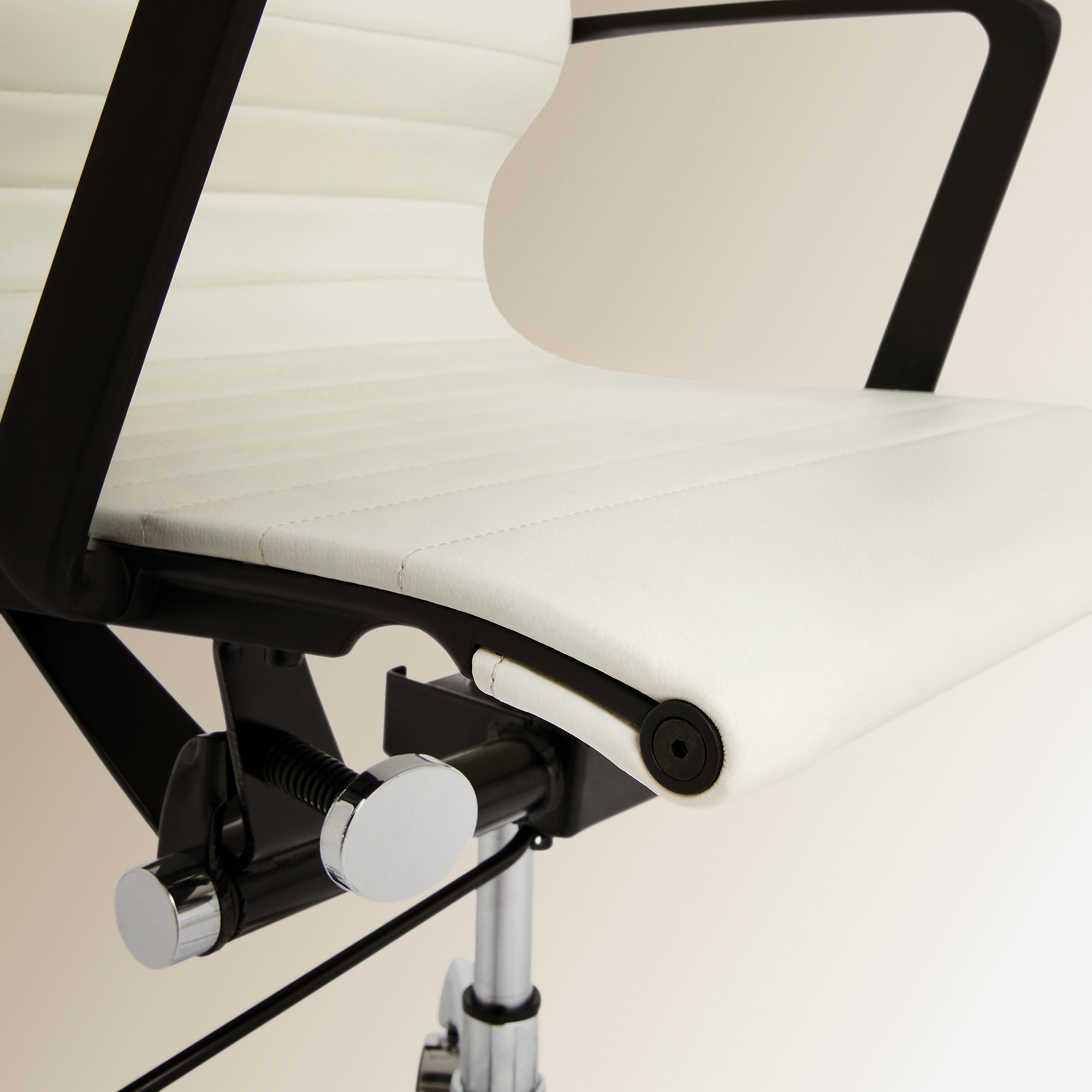 Cadeira de secretária em pele sintética com rodas Tyler El Corte Inglés Branco-8