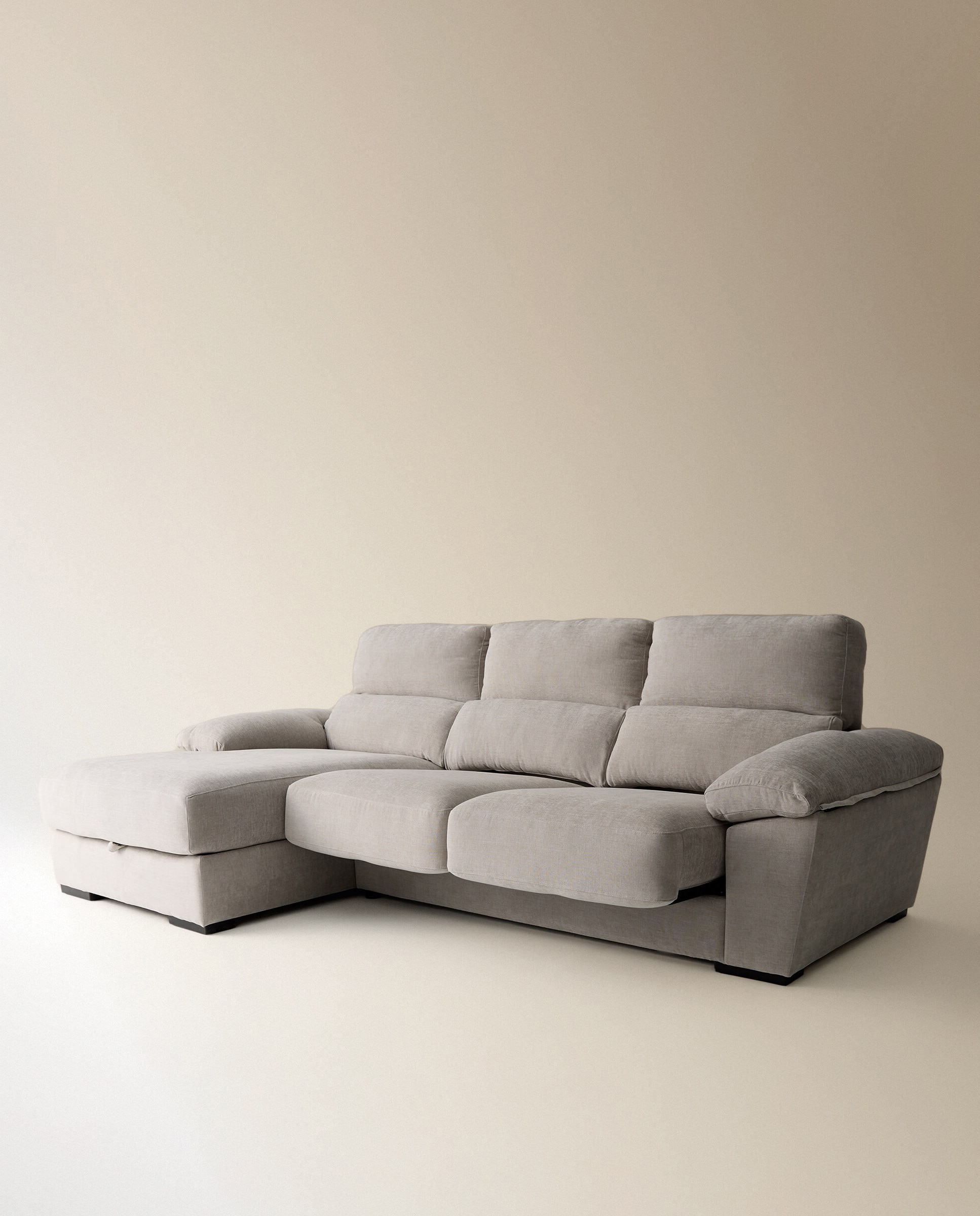 Sofá estofado de 3 lugares com assentos deslizantes e chaise longue esquerda com arca Cloud Cinzento-claro-6
