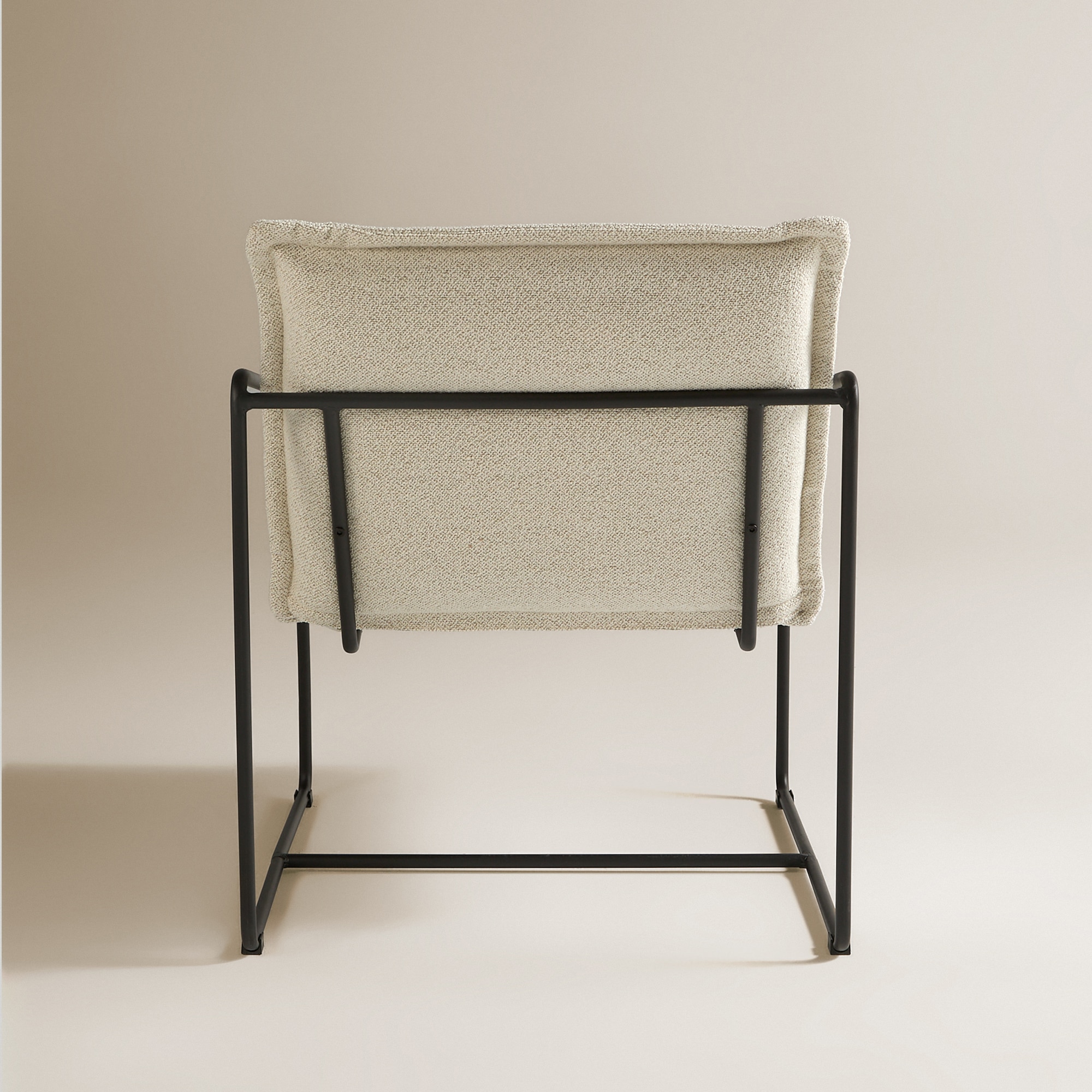 Butaca en tejido bouclé y brazo de metal Habana El Corte Inglés - Gris oscuro Beige-5