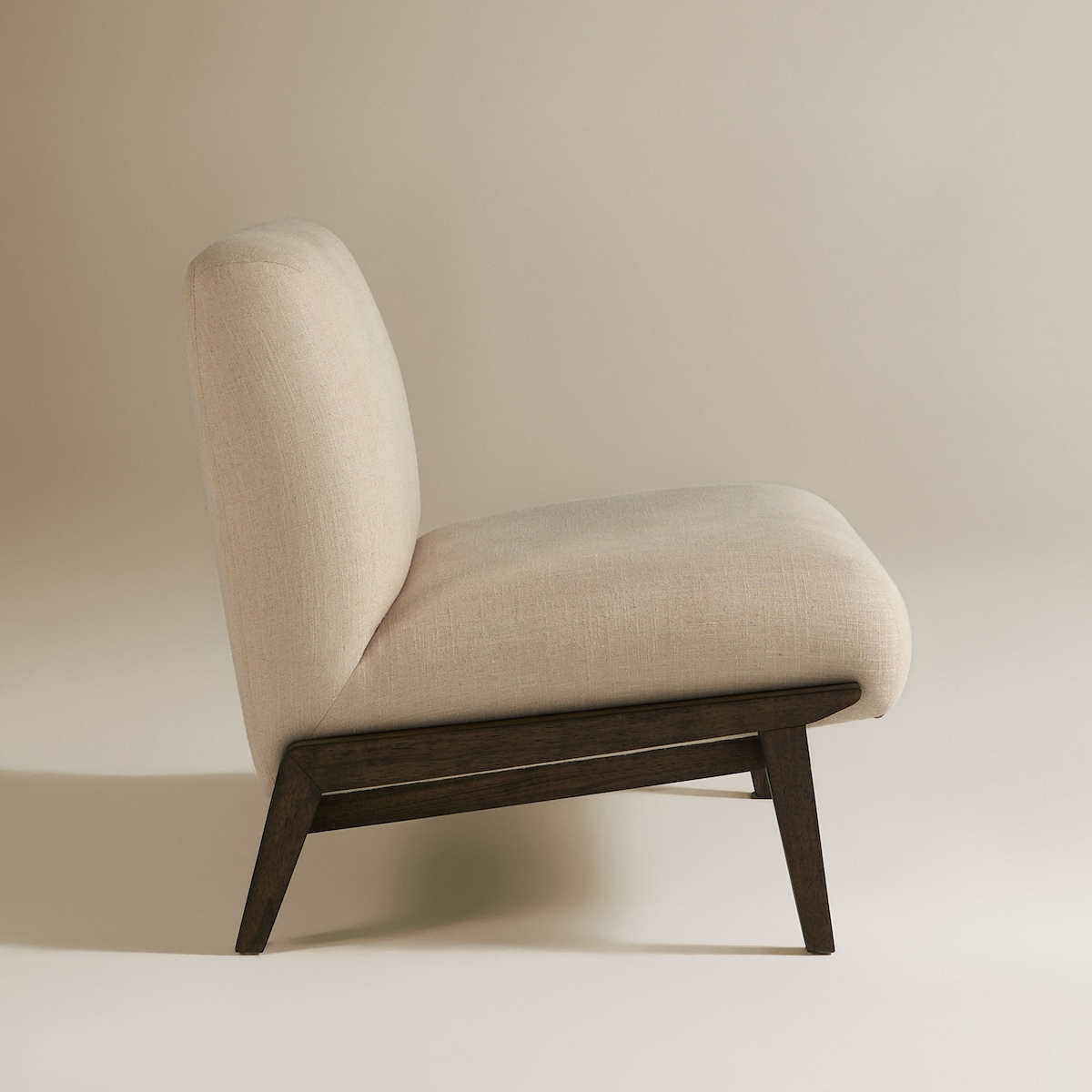 Poltrona Estofada em Linho Wells Natural-4