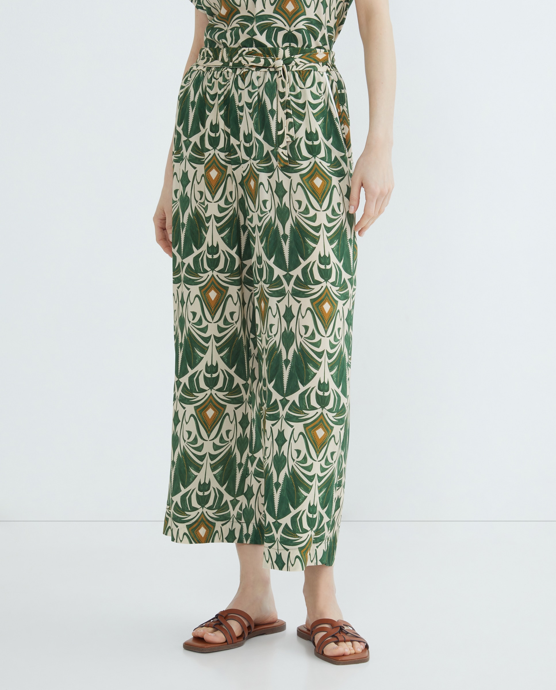 Calças Regular com Bolsos Verde-escuro-2