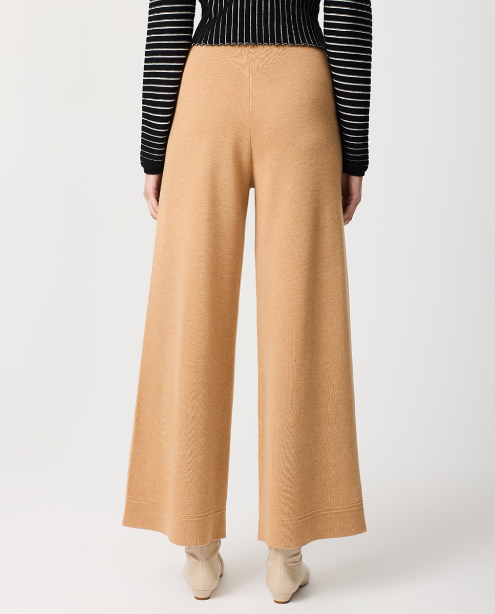 Calças com Elástico na Cintura e Nervo Central Preto-2