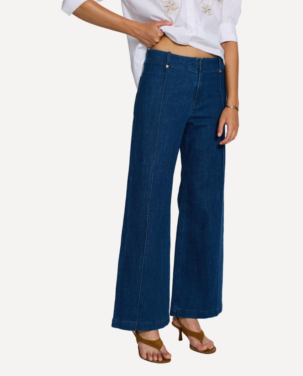 Imagem 0 de Jeans Wide Leg na Cintura com Bolsos de Plastrão e Bordado nas Costas