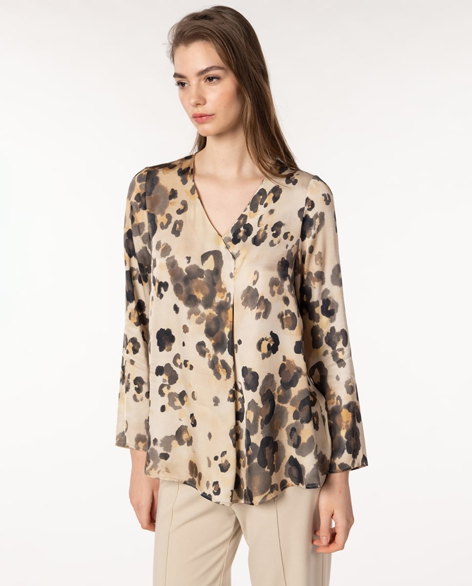 Blusa de Cetim com Animal Print e Prega à Frente Castanho-claro-1