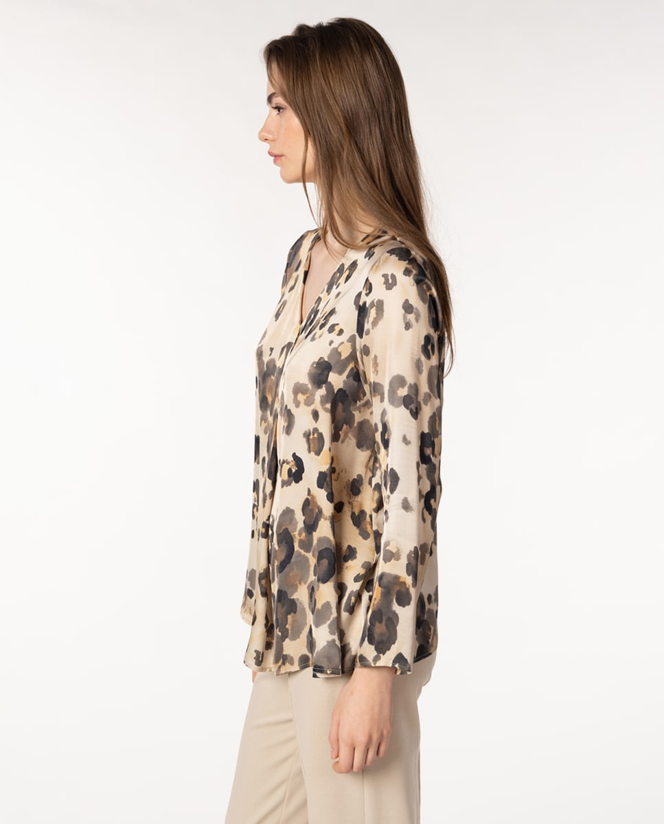 Blusa de Cetim com Animal Print e Prega à Frente Castanho-claro-3