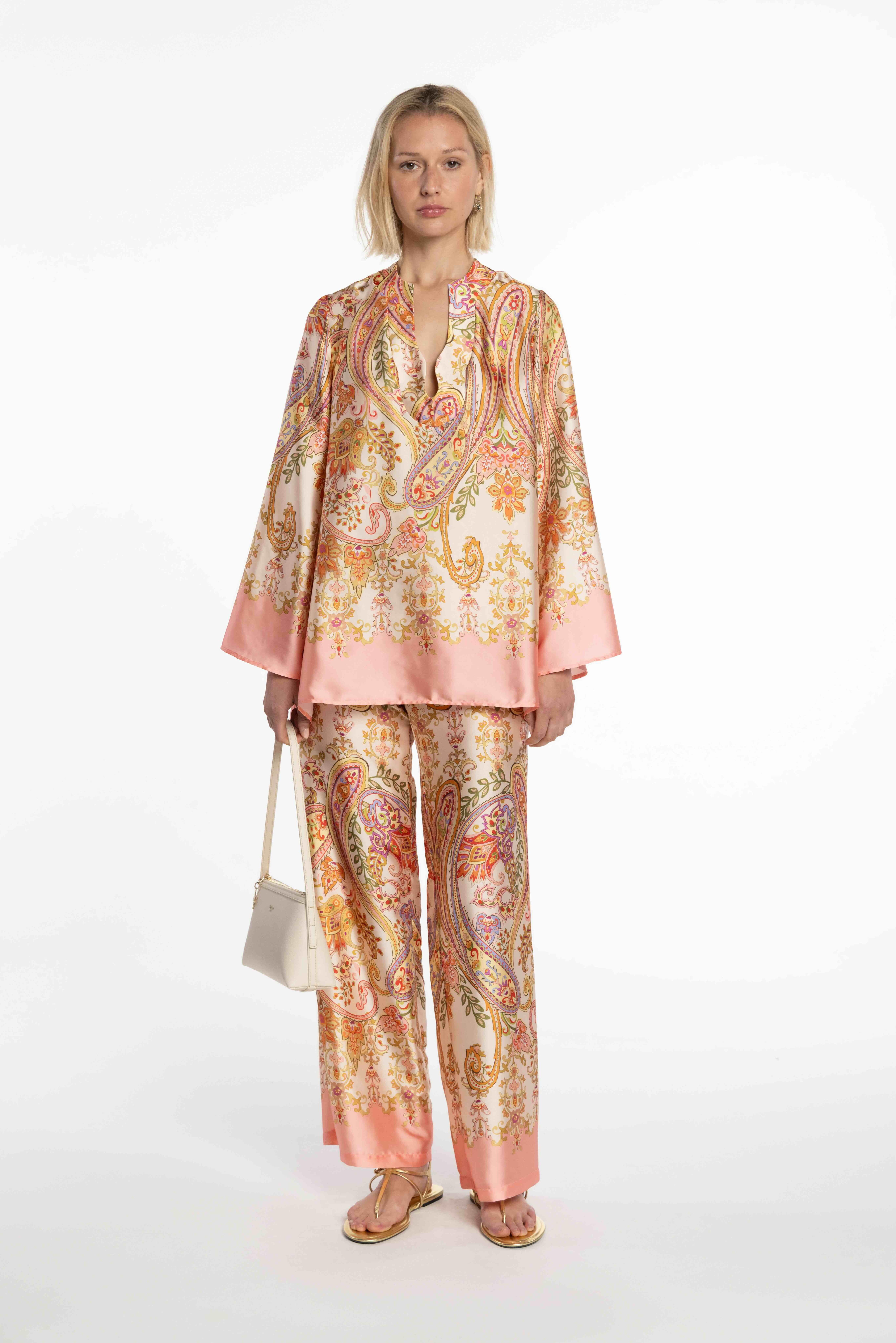 Blusa de Cetim com Estampado Paisley Rosa-claro-7