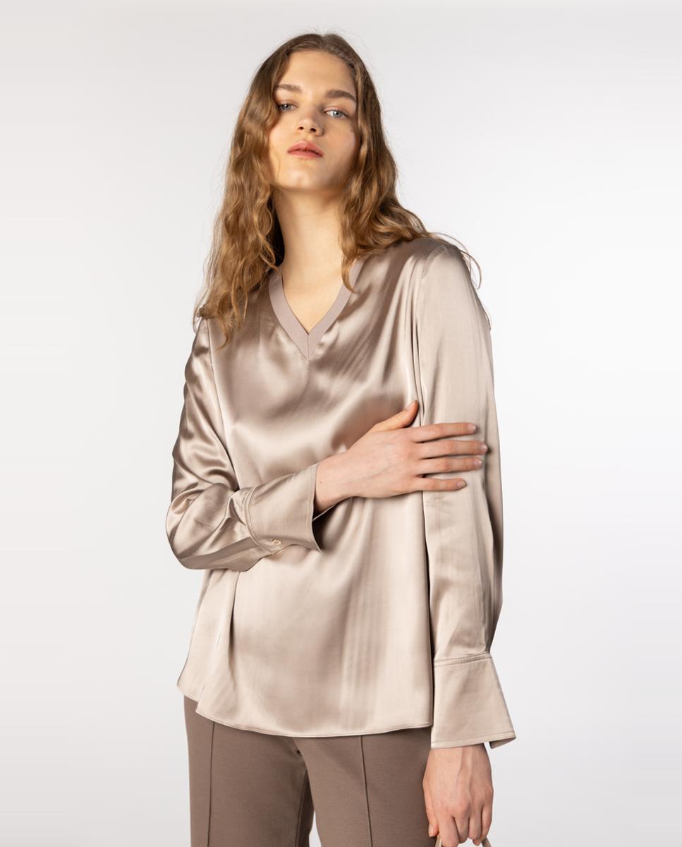 Imagem 0 de Blusa de Cetim com Decote em Bico