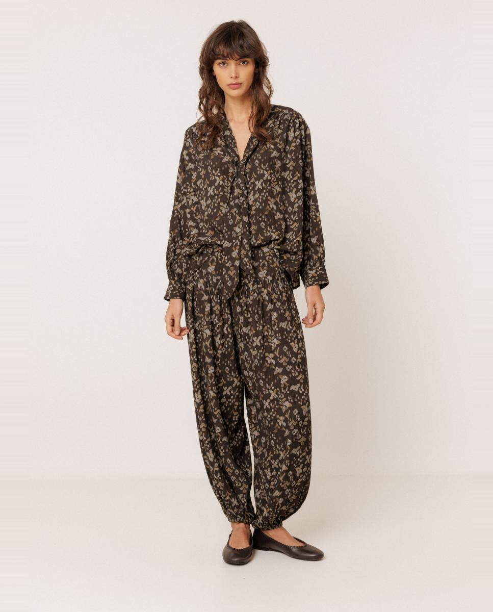 Imagen 0 de Camisa de mujer escote pañuelo manga abullonada Negro