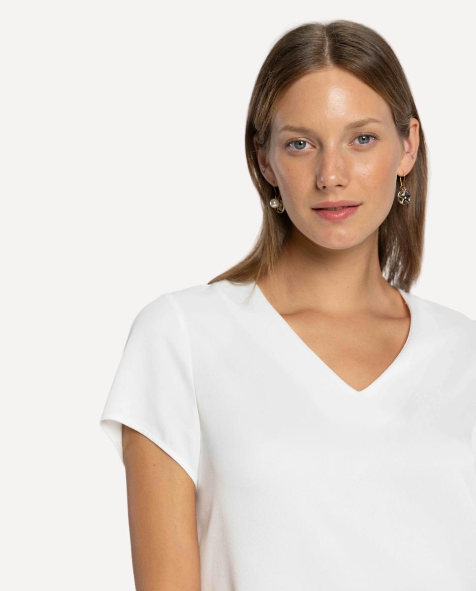 Blusa de Cetim com Manga Curta Cru-3