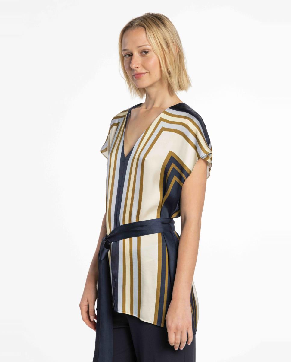 Imagem 0 de Blusa de Cetim Estampado