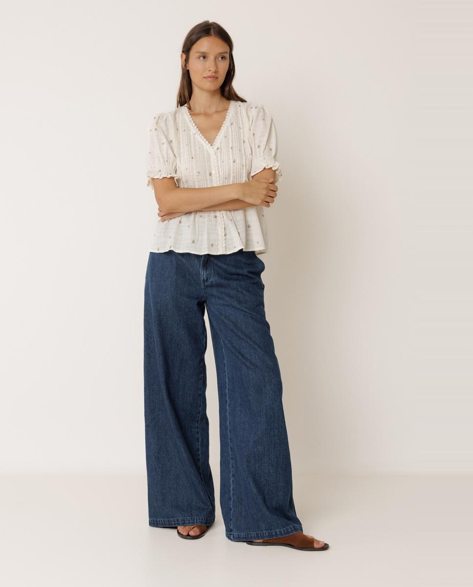 Indi & Cold - Camisa de mujer manga corta escote pico.
