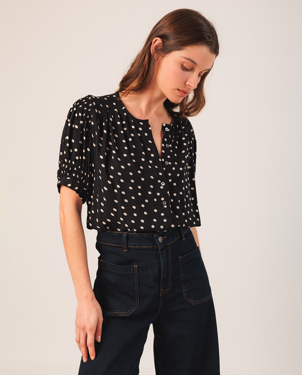 Imagem 0 de Macacão de Decote em Bico com Alças