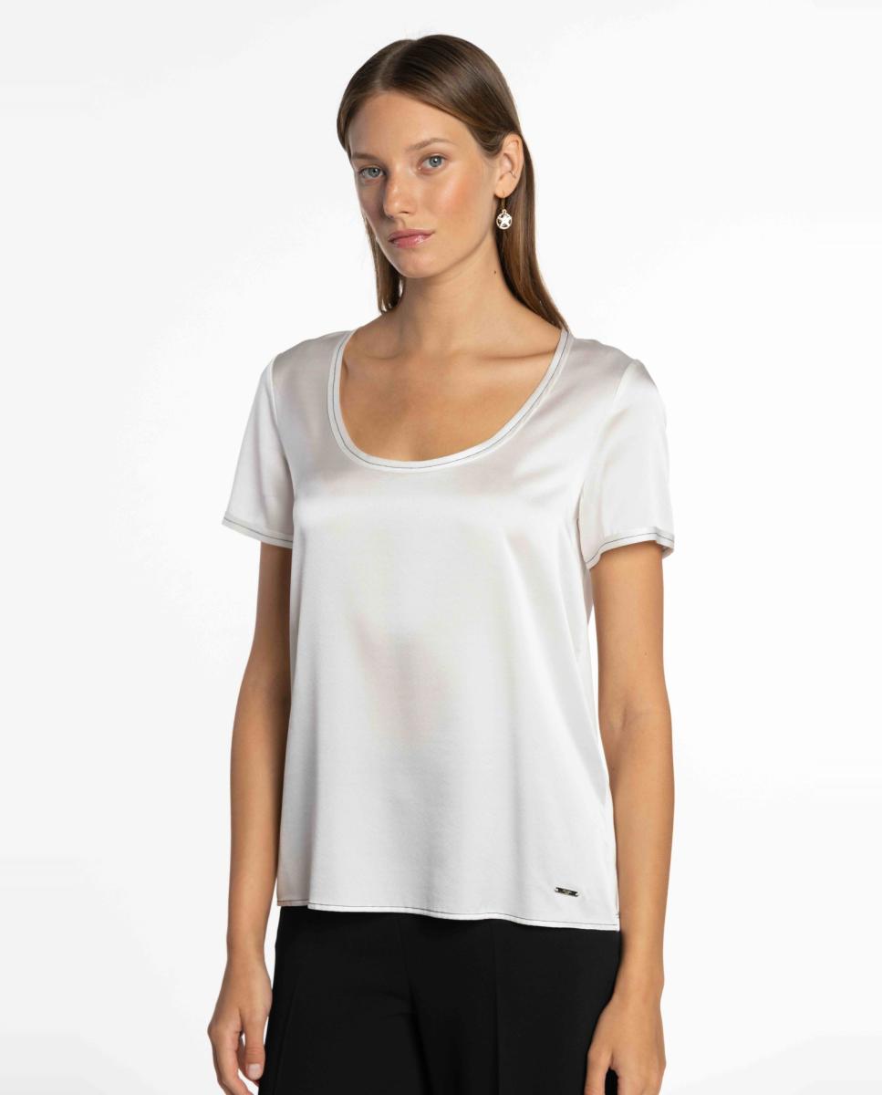 Imagem 0 de T-shirt que Combina Cetim e Malha Circular.