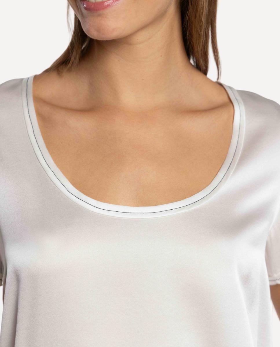 T-shirt que Combina Cetim e Malha Circular. Cru-4