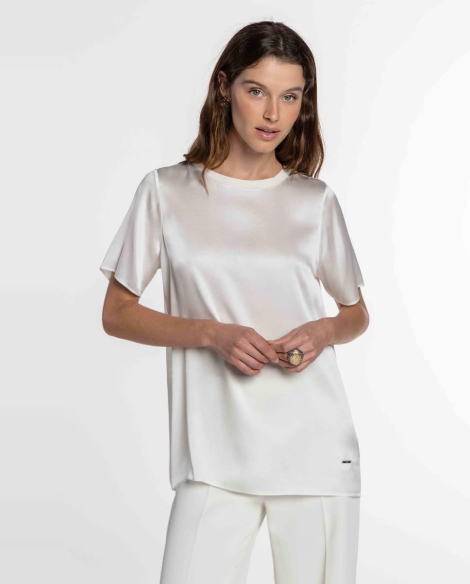 Imagem 0 de Blusa de Cetim Elástico com Manga Curta.