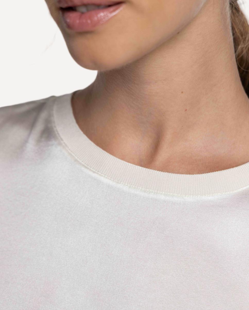 Blusa de Cetim Elástico com Manga Curta Cru-4