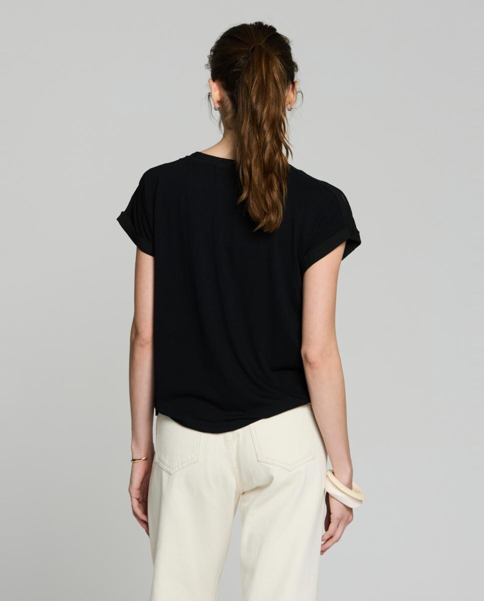 T-shirt Bimaterial com Pendentes nos Ombros Preto-2