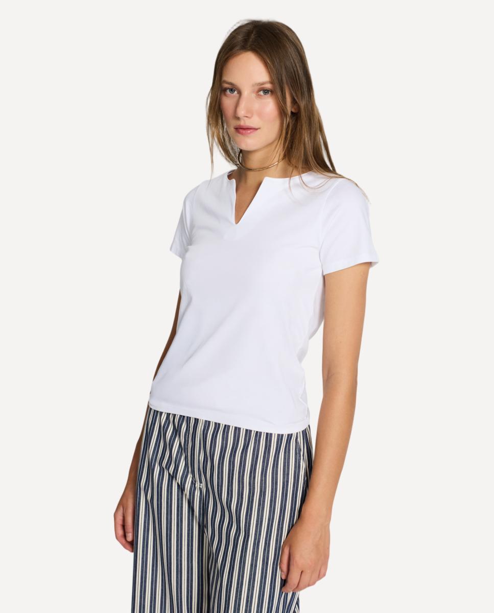 Escorpion - Camiseta de mujer con abertura en el escote manga corta.