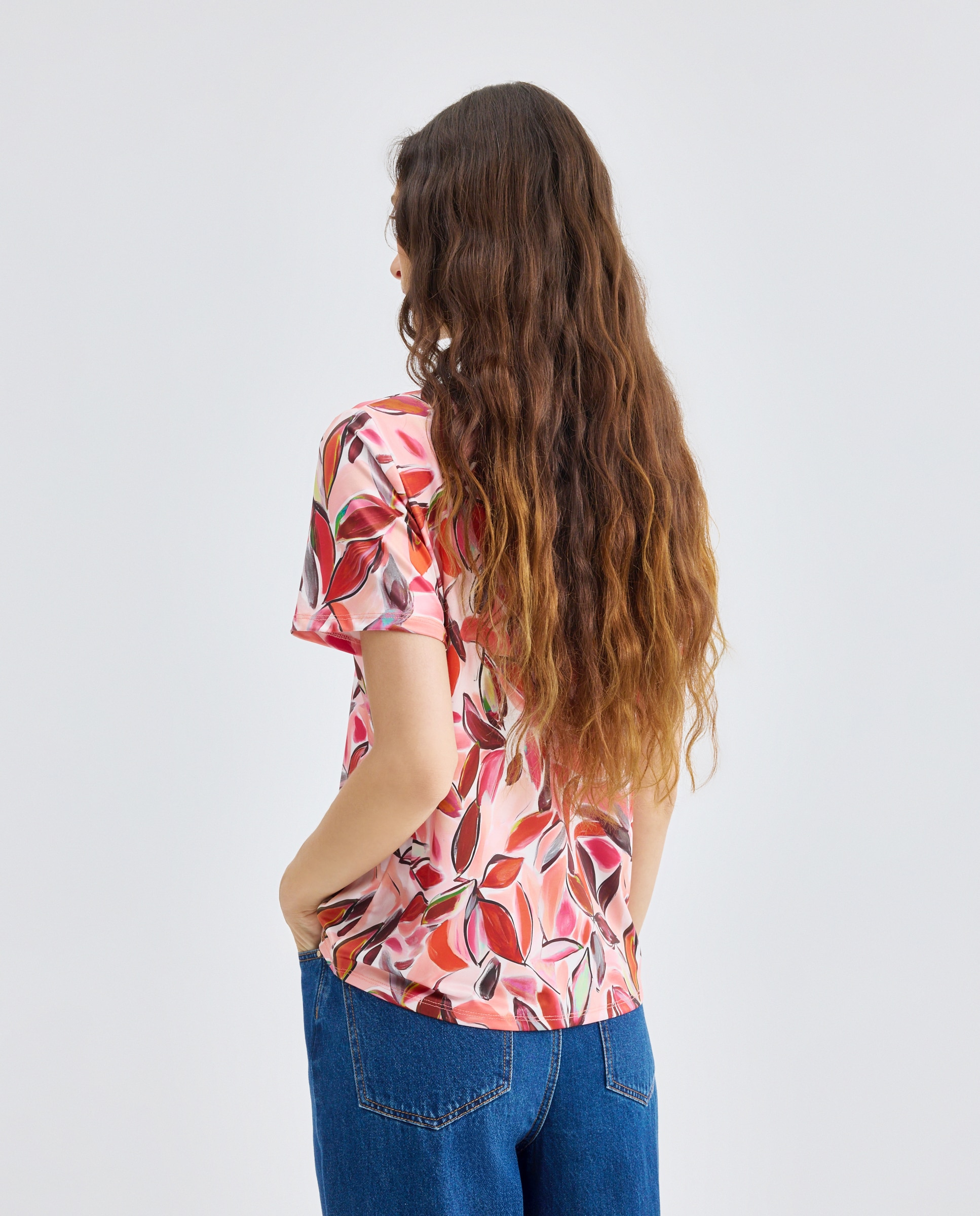 T-shirt Estampada com Manga Curta. Multicolor-3