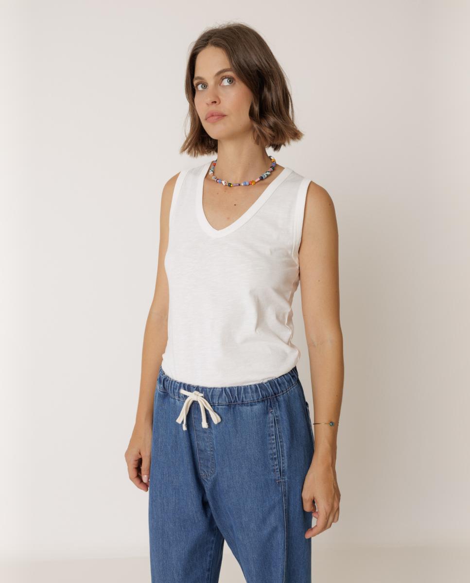 Indi & Cold - Camiseta de mujer escote pico sin mangas.