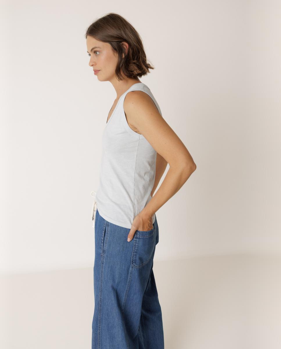 T-shirt com Decote em Bico e sem Mangas Branco-2