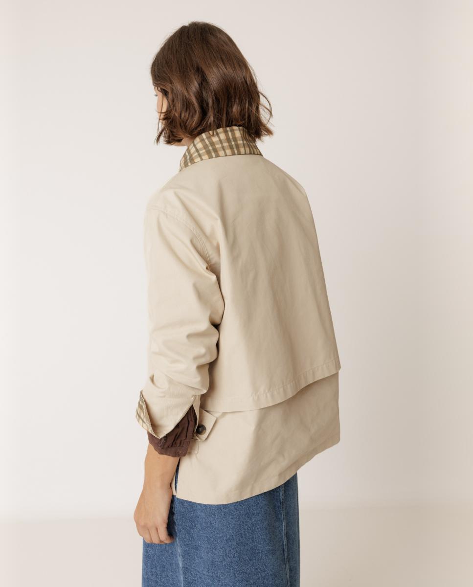 Gabardine com Colarinho de Camisa e Manga Comprida Bege-3