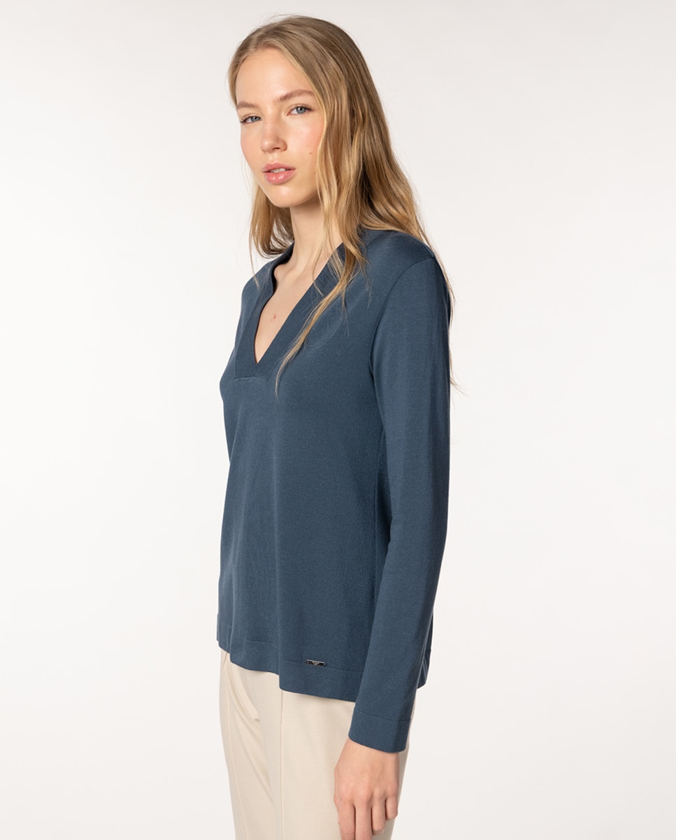 Camisola de Ponto Liso de Viscose com Decote em Bico. Azul-3