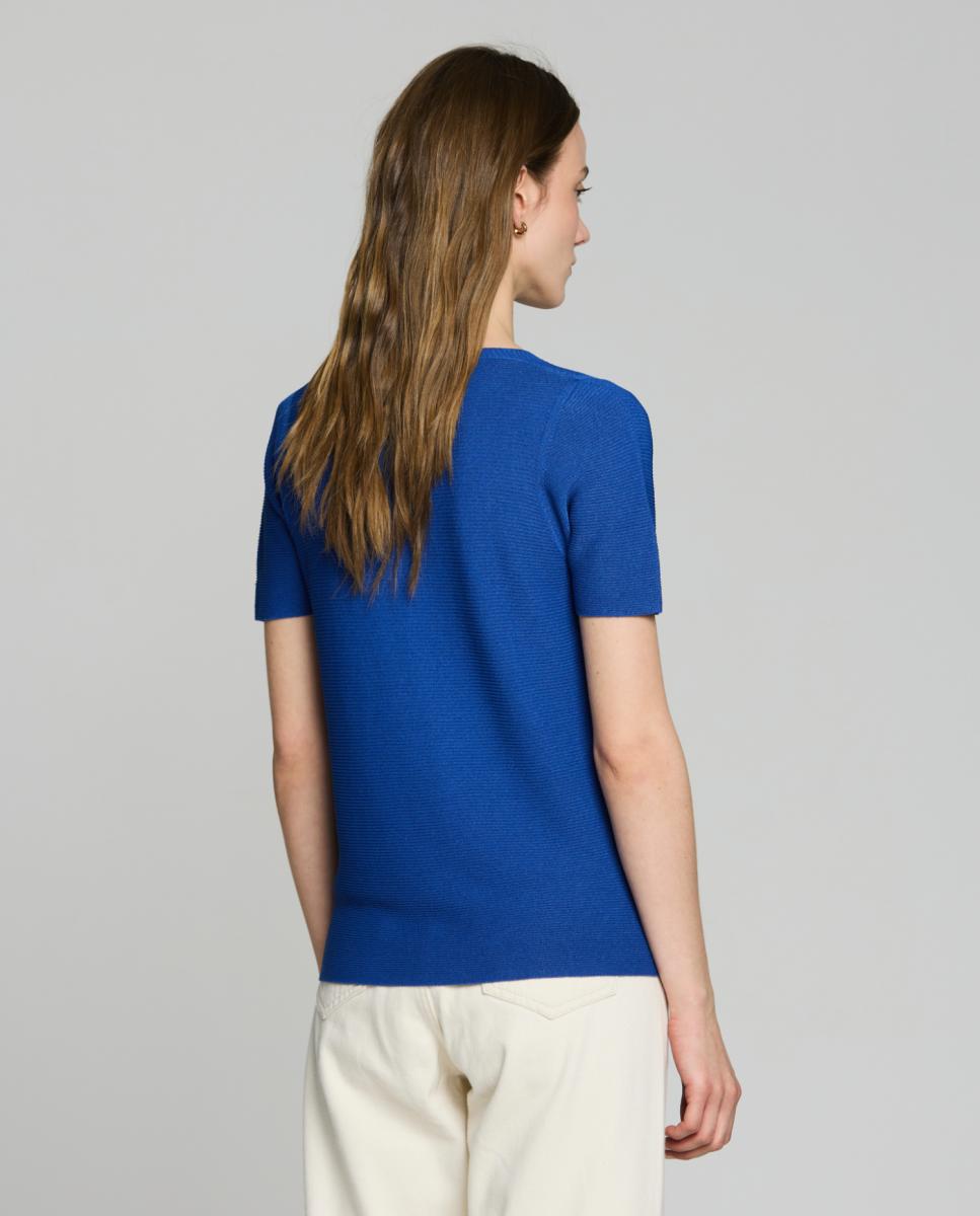 Camisola de malha com decote em bico e manga curta. Azul-índigo-2
