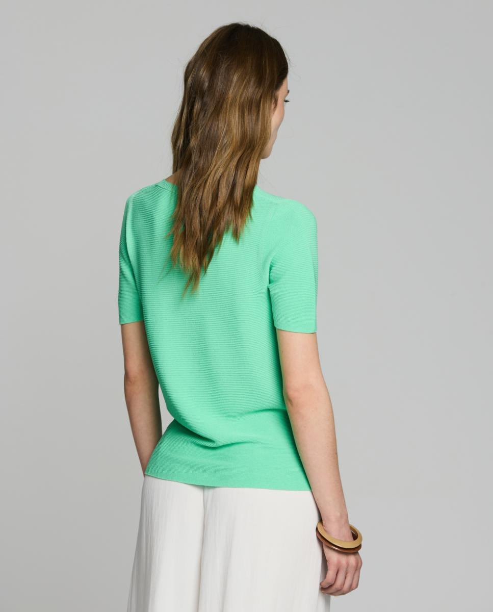 Camisola de malha com decote em bico e manga curta. Verde Água-2