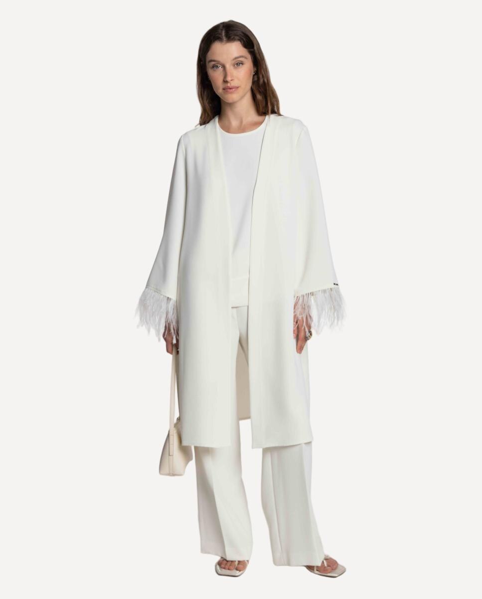 Kimono de Crepe Duplo com Plumas. Cru-2
