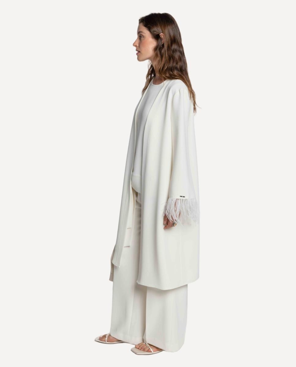 Kimono de Crepe Duplo com Plumas. Cru-4