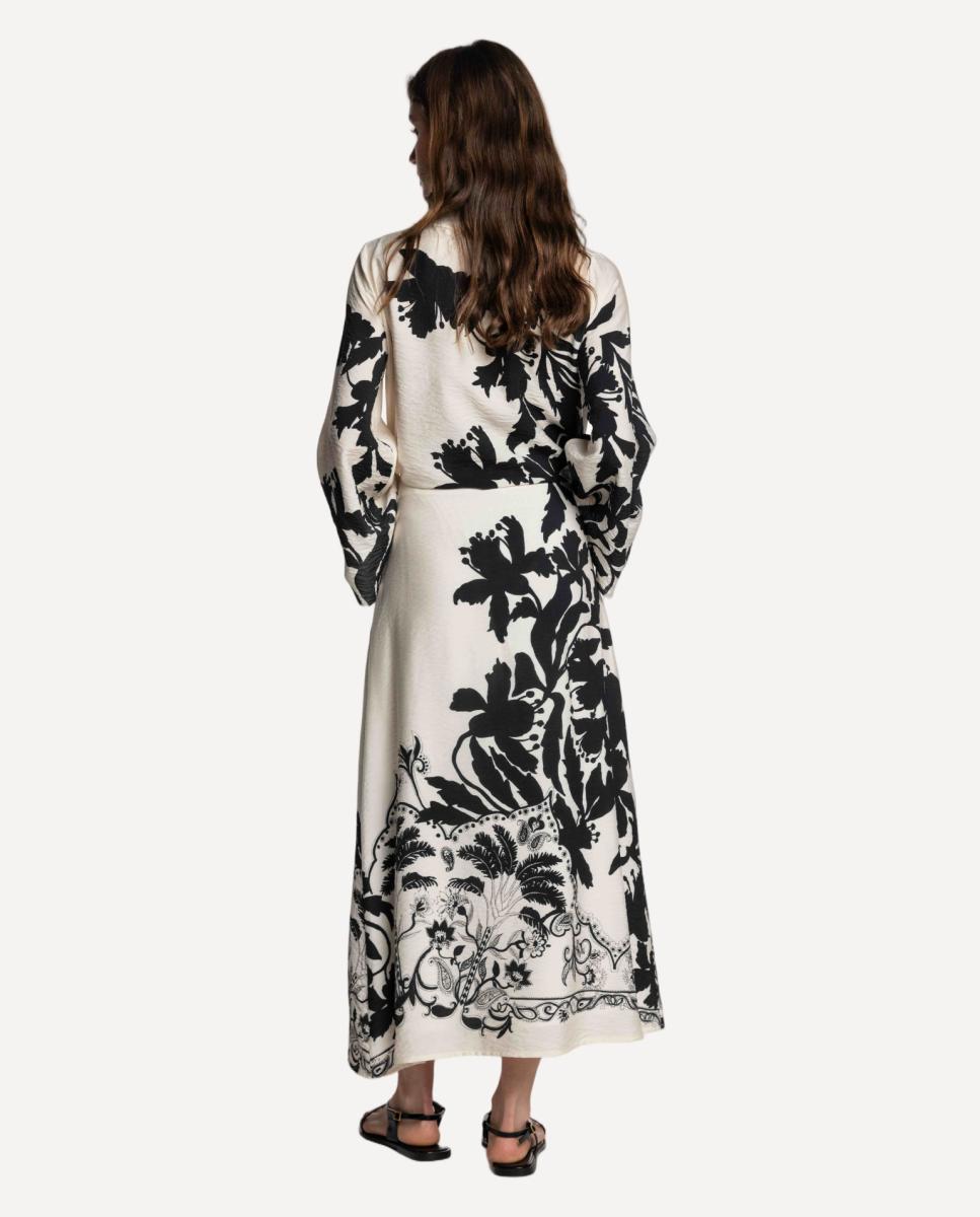 Saia Ondulada com Estampado Floral Preto-5