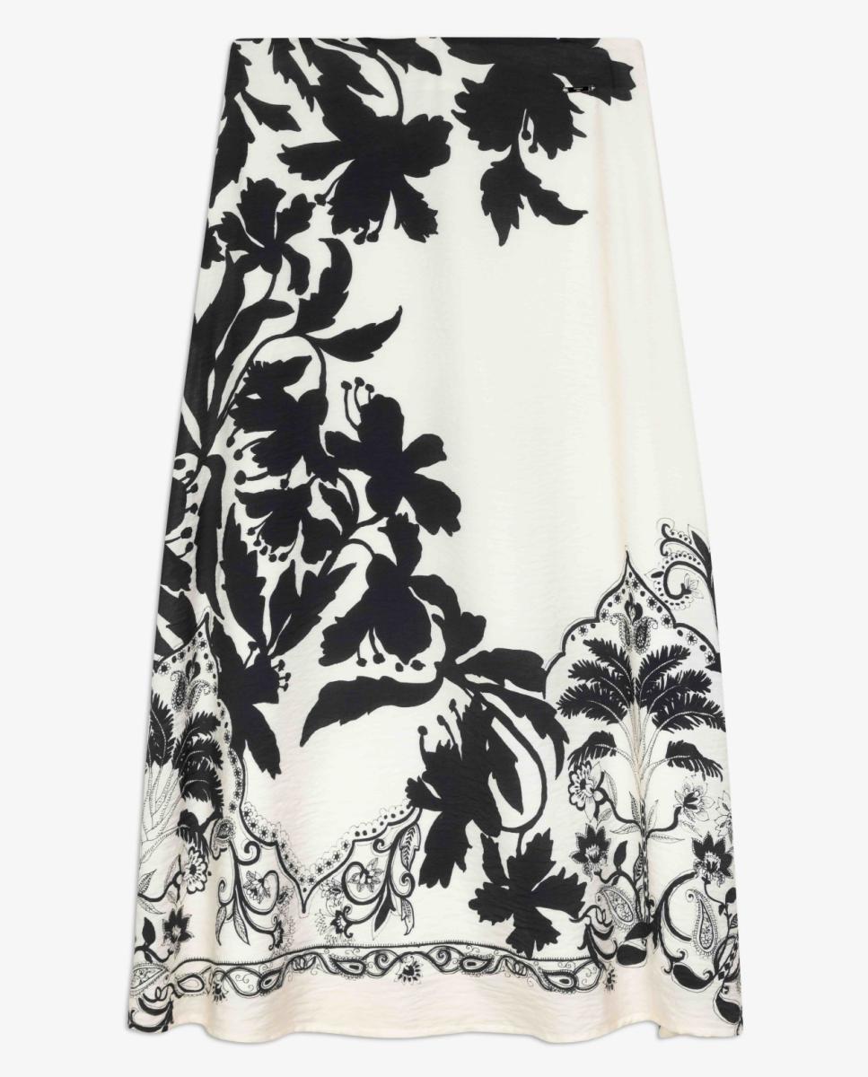 Saia Ondulada com Estampado Floral Preto-6