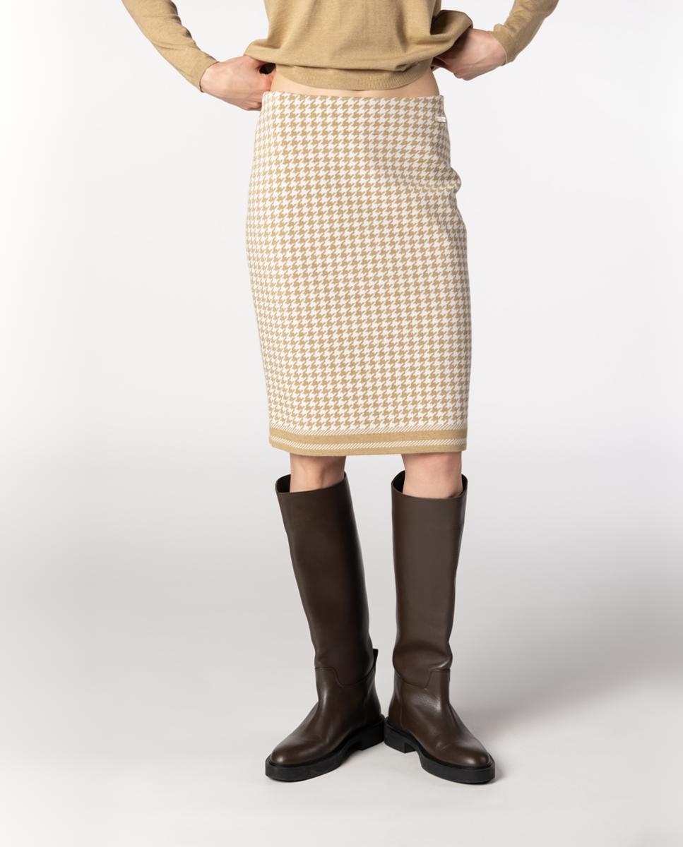 Imagen 0 de Falda de punto jacquard pata de gallo. Beige