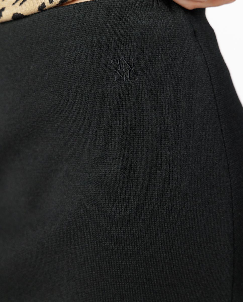 Saia Comprida de Malha Milano com Silhueta Evasé Preto-3